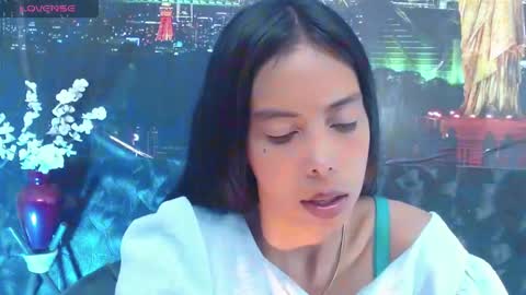 Snapshot of catalella_ar chatting on June 4, 3:23 am Queen Catalella online show from June 4, 3:23 am