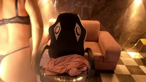 catalella_little_b online show from July 15, 7:41 pm