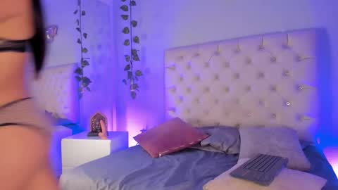 Snapshot of catalella_rouse chatting on March 1, 12:51 pm catalella_rouse online show from March 1, 12:51 pm