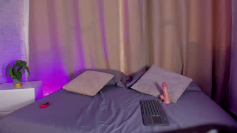 Snapshot of catalella_rouse chatting on March 31, 9:15 pm catalella_rouse online show from March 31, 9:15 pm