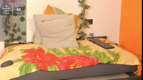 cataleya19__ online show from October 7, 10:23 am