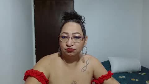 Snapshot of cataleya_ardiente1 chatting on December 10, 9:12 am isabel online show from December 10, 9:12 am