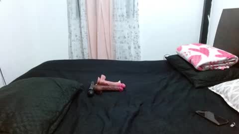Snapshot of cataleya_ardiente1 chatting on December 14, 10:13 am isabel online show from December 14, 10:13 am