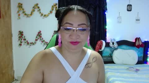 Snapshot of cataleya_ardiente1 chatting on December 20, 10:05 am isabel online show from December 20, 10:05 am