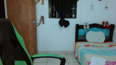 Snapshot of cataleya_ardiente1 chatting on January 16, 8:00 am isabel online show from January 16, 8:00 am