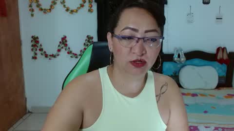 Snapshot of cataleya_ardiente1 chatting on January 25, 9:36 am isabel online show from January 25, 9:36 am