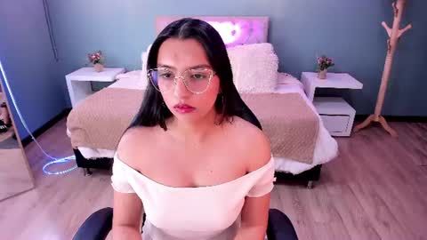 cataleya_lux online show from July 27, 12:34 pm