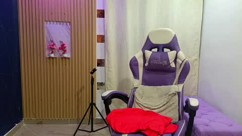 Snapshot of cataleyalove_ady chatting on November 19, 10:26 am cataleyalove_ady online show from November 19, 10:26 am