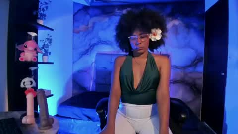cataleyamoon_ online show from July 7, 7:29 pm