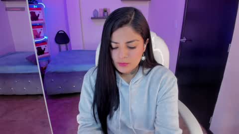 Catalina online show from December 30, 6:16 pm