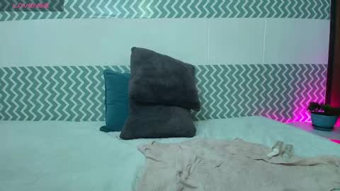 Snapshot of catalinahenao chatting on October 4, 6:44 am cata online show from October 4, 6:44 am