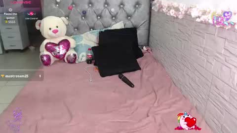 Snapshot of catalinahenao chatting on July 5, 11:23 pm cata online show from July 5, 11:23 pm