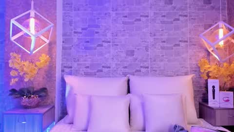 Snapshot of catalinnathompson chatting on November 8, 12:05 pm CatalinnaThompson online show from November 8, 12:05 pm