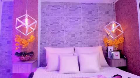 Snapshot of catalinnathompson chatting on November 12, 12:05 pm CatalinnaThompson online show from November 12, 12:05 pm