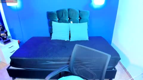  Mia   online show from December 3, 3:09 am