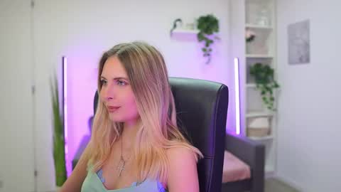 catecrago  online show from January 12, 1:49 pm