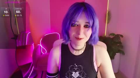 Snapshot of catharinejones chatting on June 6, 10:20 am KettieHi My name is Katie I love drawing and I can play the guitar. And love dancing online show from June 6, 10:20 am