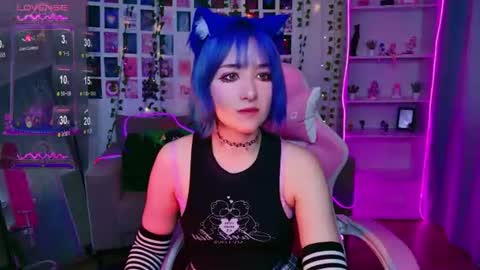 Snapshot of catharinejones chatting on June 14, 6:37 am KettieHi My name is Katie I love drawing and I can play the guitar. And love dancing online show from June 14, 6:37 am