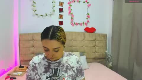 Snapshot of catherine_and_tara chatting on June 20, 8:22 pm catherine_and_tara online show from June 20, 8:22 pm