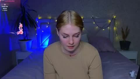 Snapshot of catherine_river chatting on March 21, 4:54 pm Catherine online show from March 21, 4:54 pm