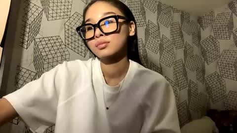 Snapshot of catherinepirs chatting on March 7, 12:02 pm catherinepirs online show from March 7, 12:02 pm