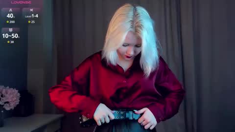 Mia online show from March 25, 11:05 am