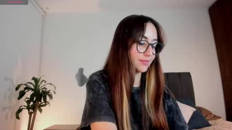 Snapshot of catimore chatting on April 26, 3:37 am Catimore online show from April 26, 3:37 am