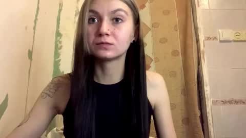 Lola online show from October 19, 9:15 pm