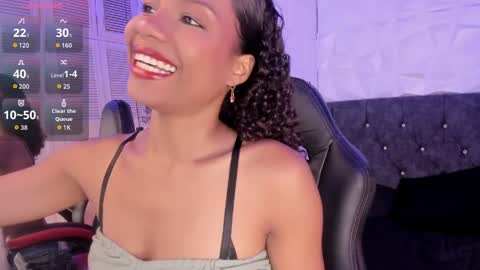 Snapshot of catiusca_dl chatting on June 6, 5:17 pm Catiusca online show from June 6, 5:17 pm
