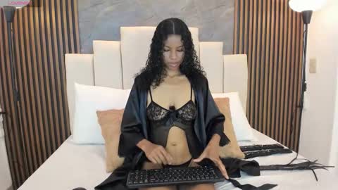 Snapshot of catiusca_reyes_03 chatting on November 22, 1:21 pm catiusca_reyes_03 online show from November 22, 1:21 pm