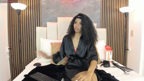 Snapshot of catiusca_reyes_03 chatting on December 3, 1:20 pm catiusca_reyes_03 online show from December 3, 1:20 pm