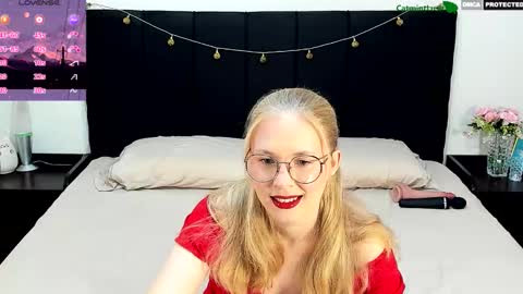 Snapshot of catmintlush chatting on March 7, 11:35 pm CatmintLush online show from March 7, 11:35 pm