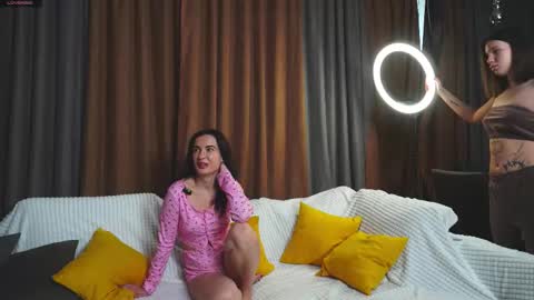 catolinanight online show from December 4, 7:06 am