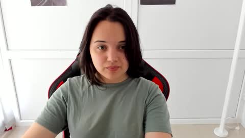 Snapshot of catrine_cute chatting on May 19, 6:42 am Catrine online show from May 19, 6:42 am