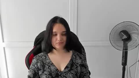 Snapshot of catrine_cute chatting on June 9, 6:47 am Catrine online show from June 9, 6:47 am