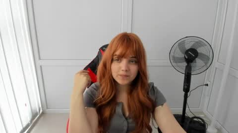 Snapshot of catrine_cute chatting on June 13, 7:39 am Catrine online show from June 13, 7:39 am
