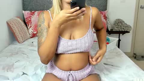 Snapshot of catta_cat18 chatting on February 25, 1:10 pm catta cat18 online show from February 25, 1:10 pm