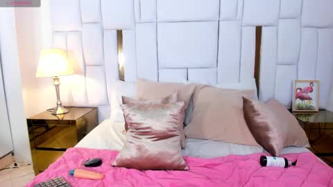 Snapshot of cattaleya_get chatting on March 1, 4:00 pm cattaleya_get online show from March 1, 4:00 pm