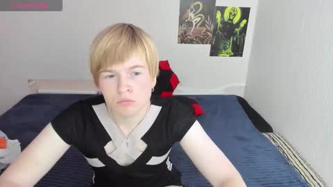 cattie_w_ online show from November 5, 1:49 am