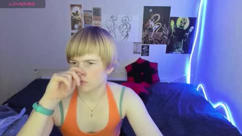 cattie_w_ online show from November 28, 1:19 am