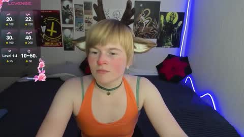 cattie_w_ online show from December 16, 1:21 am