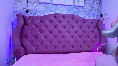 Snapshot of cattleya_96 chatting on September 10, 12:49 pm I S S A B E L L A online show from September 10, 12:49 pm