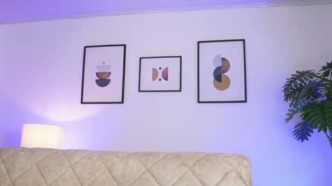 Snapshot of cattleyascaly chatting on December 9, 8:01 pm cattleyascaly online show from December 9, 8:01 pm