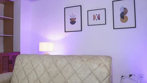 Snapshot of cattleyascaly chatting on December 11, 7:14 pm cattleyascaly online show from December 11, 7:14 pm