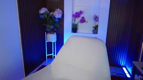 Snapshot of cattleyascaly chatting on September 20, 7:15 pm cattleyascaly online show from September 20, 7:15 pm