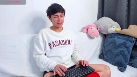 Cayden online show from November 19, 6:35 am