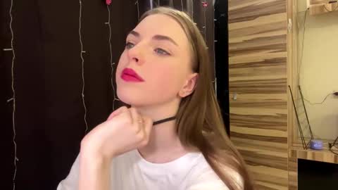 Polly online show from March 1, 9:11 am