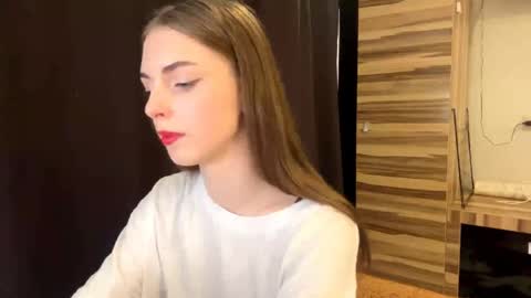 Polly online show from March 31, 10:04 am