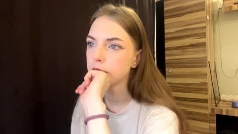 Polly online show from April 1, 7:31 am