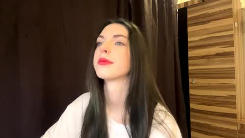 Polly online show from April 5, 7:05 am